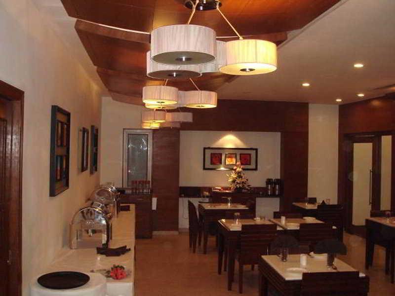 Hotel Dr Rajkumar International Bangalore Restaurant photo